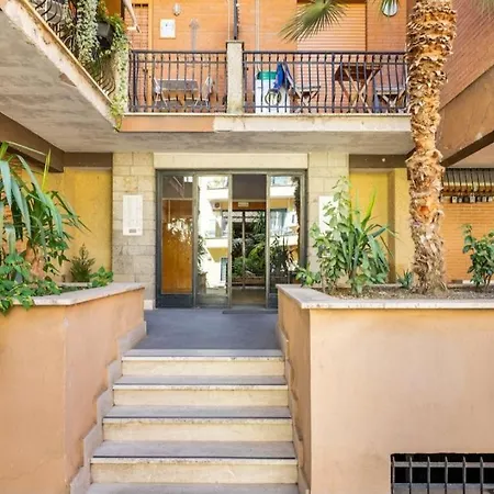 Apartment St Peter Vatican Lovely & Patio, *