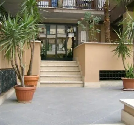 St Peter Vatican Lovely & Patio, Apartment Rom