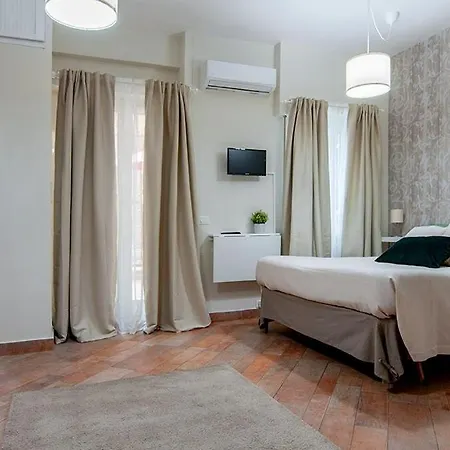 Apartment St Peter Vatican Lovely & Patio, Rom