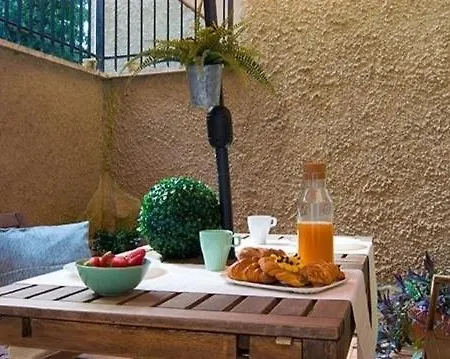 Apartment St Peter Vatican Lovely & Patio, *