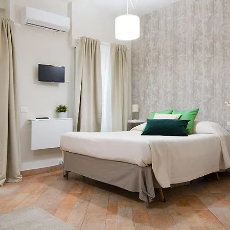 St Peter Vatican Lovely & Patio, Apartment