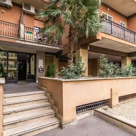 Apartment St Peter Vatican Lovely & Patio, *