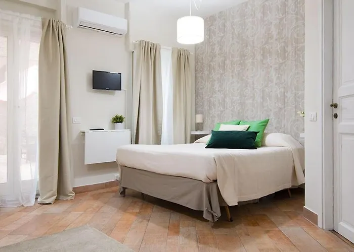 St Peter Vatican Lovely & Patio, Apartment