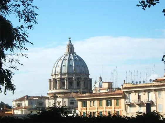 St Peter Vatican Lovely & Patio, Rome