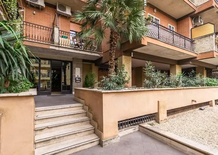 Apartment St Peter Vatican Lovely & Patio, *